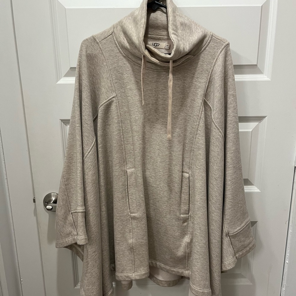 UGG XS/S Poncho in Oatmeal